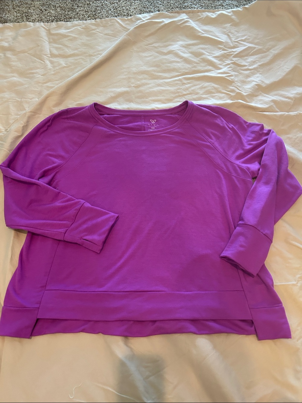 Livi Active Bright Magenta Crewneck Pullover 18/10